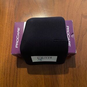 Procare elbow sleeve. Size medium.